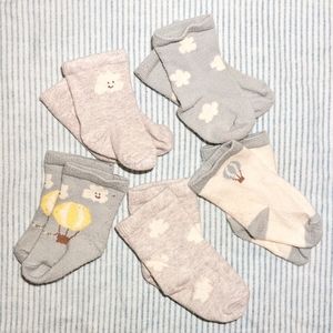 5/$25 five-pack newborn socks by H&M